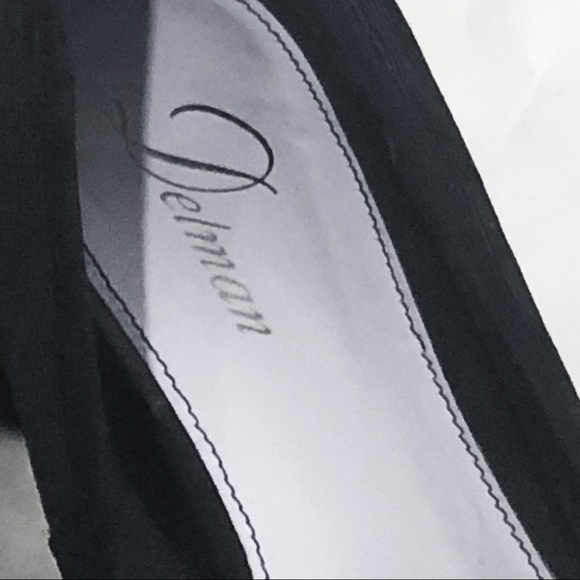 Delman Pump - Picture 5 of 6